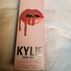 Kylie Cosmetics Matte Lip Kit - Soft Pink